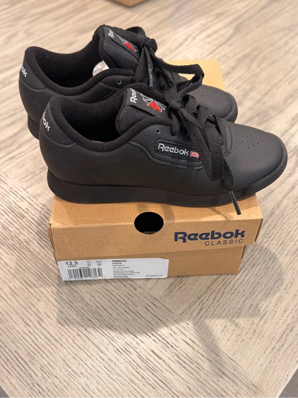 Reebok Classic Kids Black Leather Sneakers size 12.5 kids